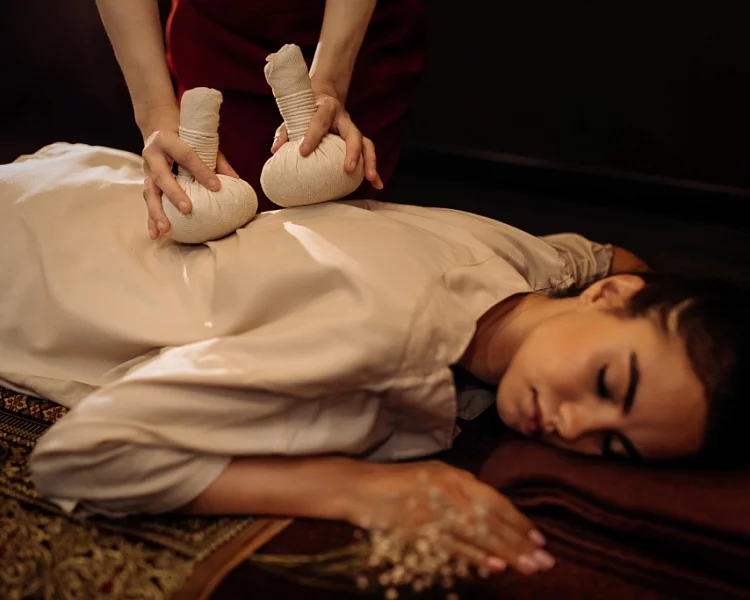 Подарок на Новый год для жены на сумму 25000 рублей