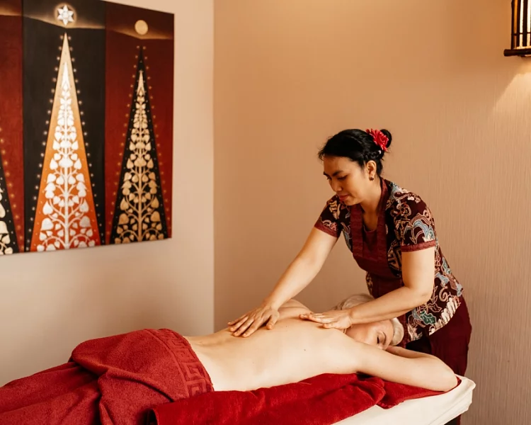 Подарочный сертификат клиентам на Новый год на сумму 5000 рублей