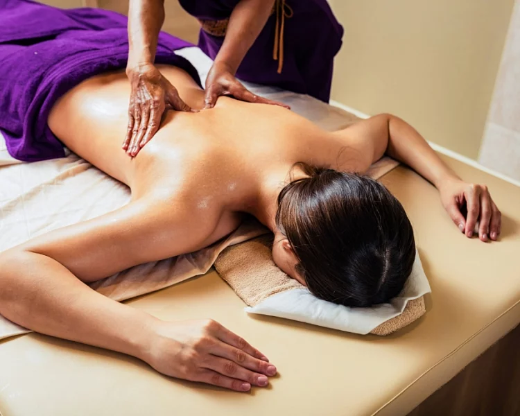 Сертификат на 8 марта маме на сумму 10000 рублей в Royal Thai