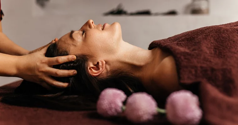 Подарочный сертификат на Новый год для женщины на сумму 15000 рублей