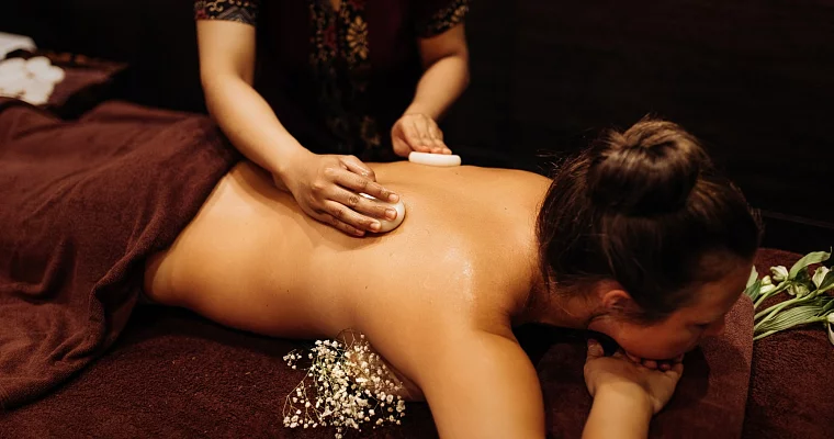 Подарочный сертификат для женщин на 8 марта на депозит 20000 рублей