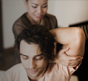 Royal Thai предлагает широкий выбор программ для мужчин в подарок на День Защитника Отечества