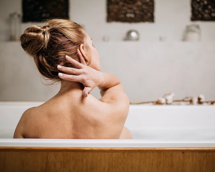 Подарочный сертификат на 8 марта на освежающую SPA-программу